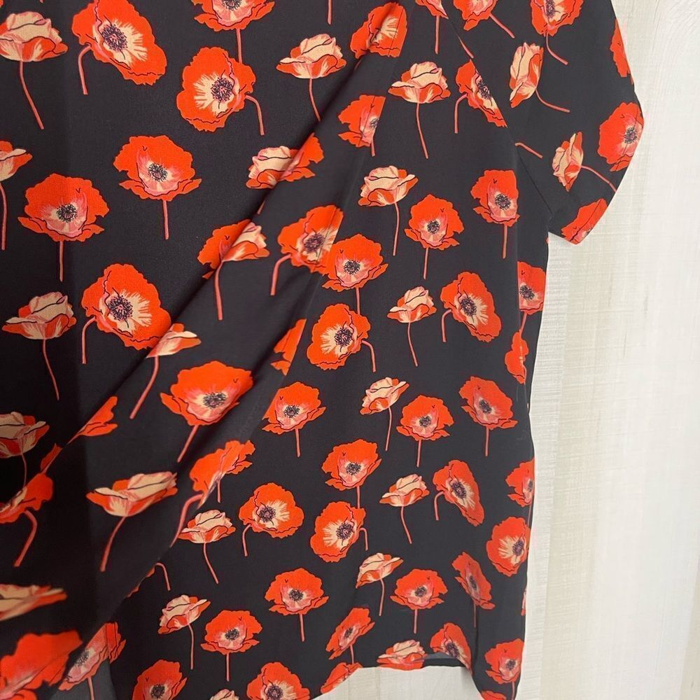 CABi navy and orange floral‎ short sleeve top, size small - Picture 11 of 14
